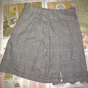 Black/White Houndstooth Skirt - Brandy Melville